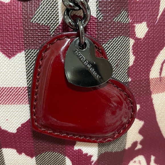 Burberry Tote Nova Check Heart Coated Canvas - Picture 2 of 15